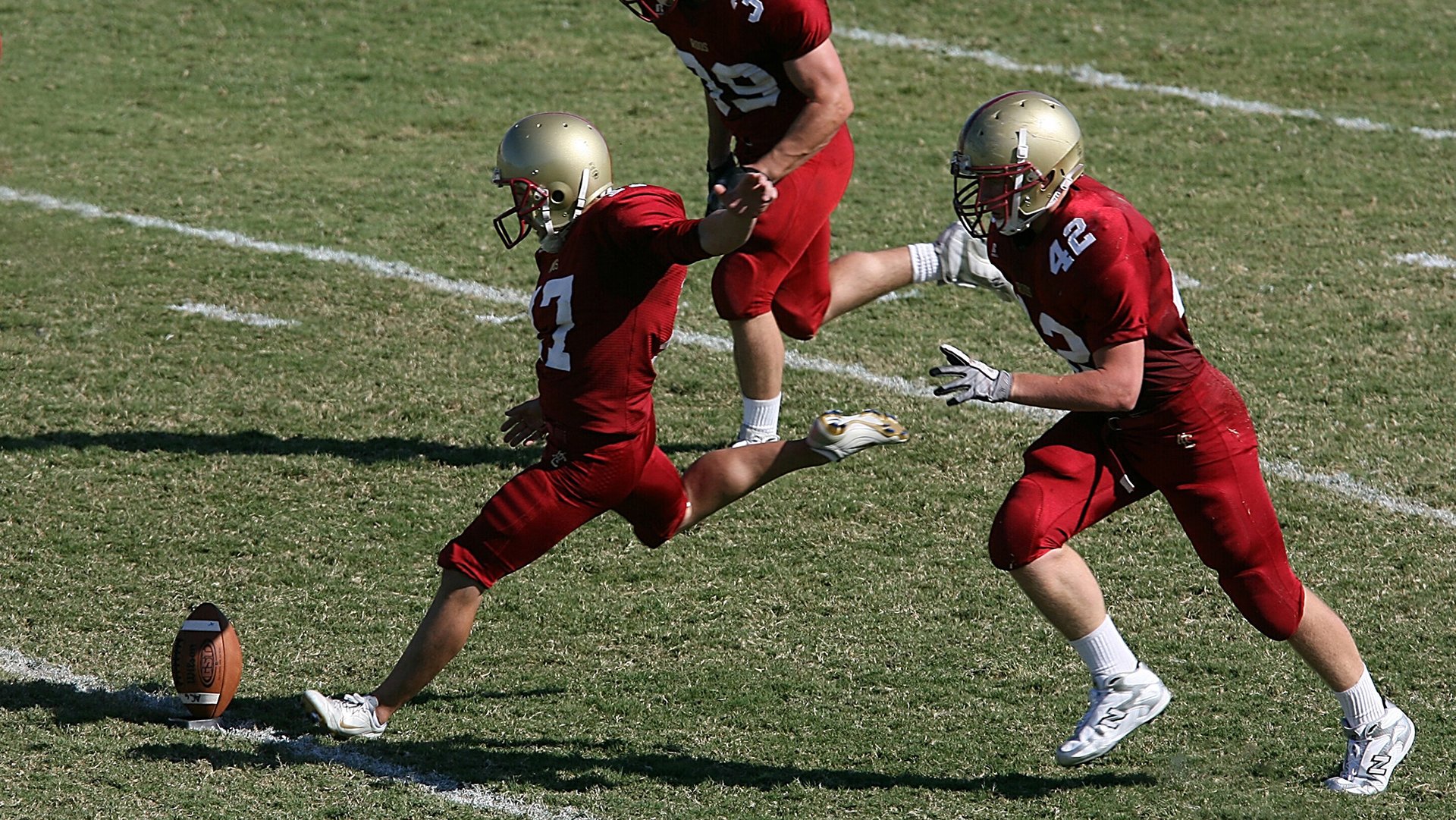中超官方评选月度最佳球员 张玉宁凭借四球一助成功当选，中超最佳球员候选
